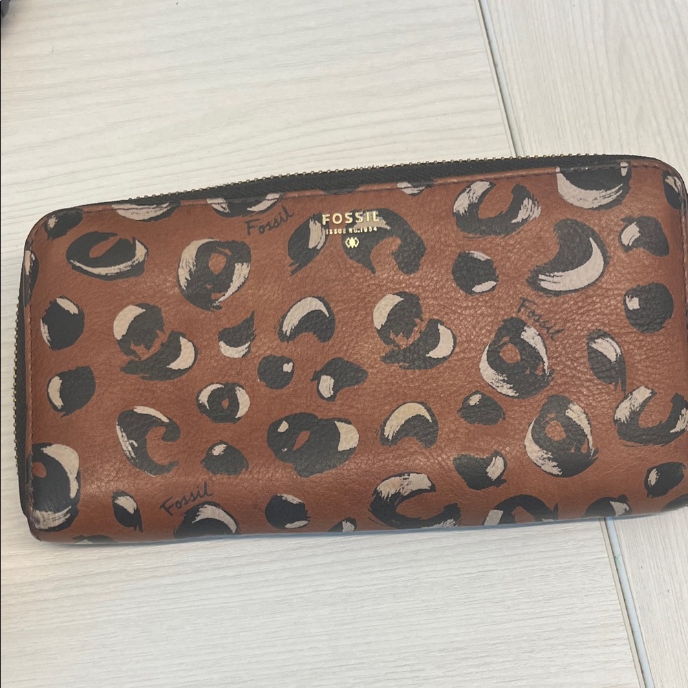 Fossil Tan and Black Patterned Wallet